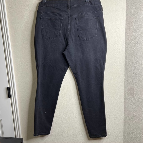 Old‎ Navy Rockstar Black Wash Distressed Jeans Women's Size 16 Regular - Picture 11 of 12